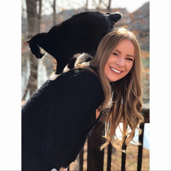 Meet your Posher, Kiera - Picture 3 of 8